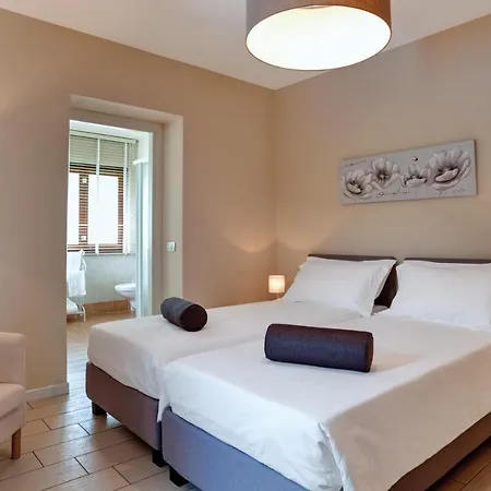 Sleeps 8 Pool Air Con Wifi *
